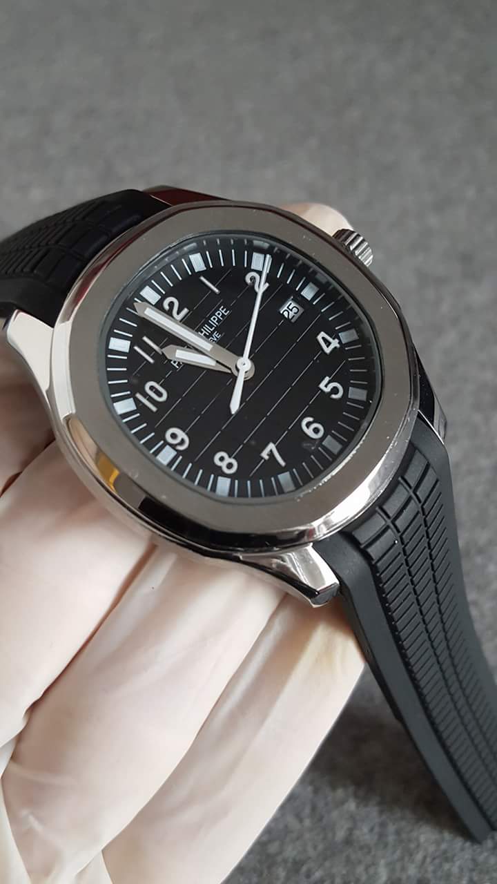 PATEK PHILIPPE AQUANAUT BLACK DIAL