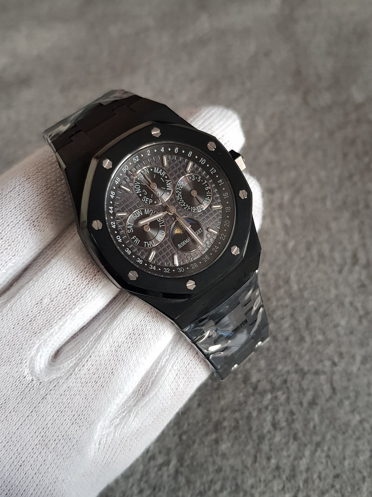 AUDEMARS PIGUET ROYAL OAK "SKELETON" BLACK