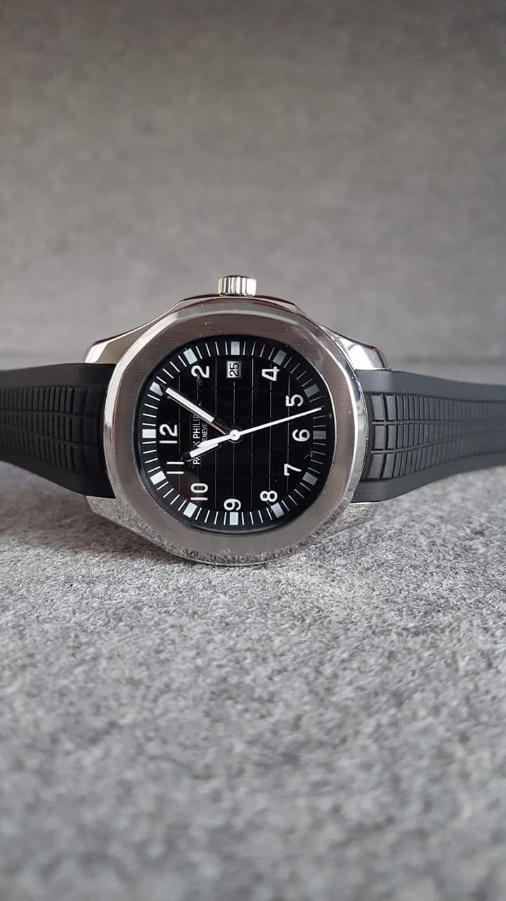 PATEK PHILIPPE AQUANAUT BLACK DIAL