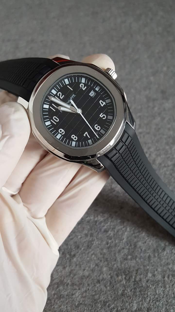 PATEK PHILIPPE AQUANAUT BLACK DIAL